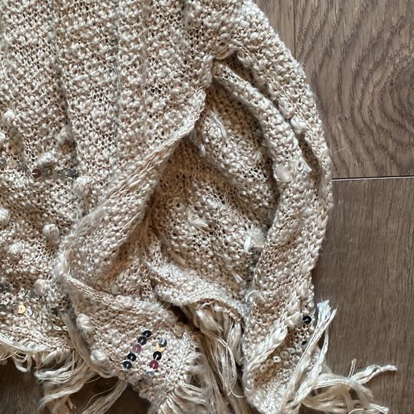 Fringed sleeveless Cardigan - Picture 9 of 11